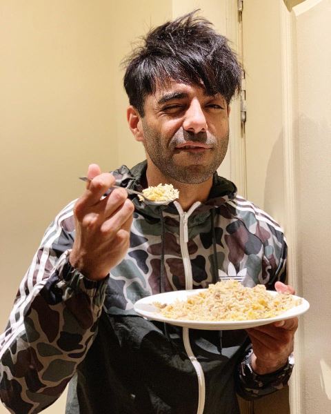 Aparshakti Khurana enjoying his food