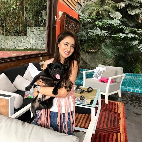 Musskan Sethi with her puppy