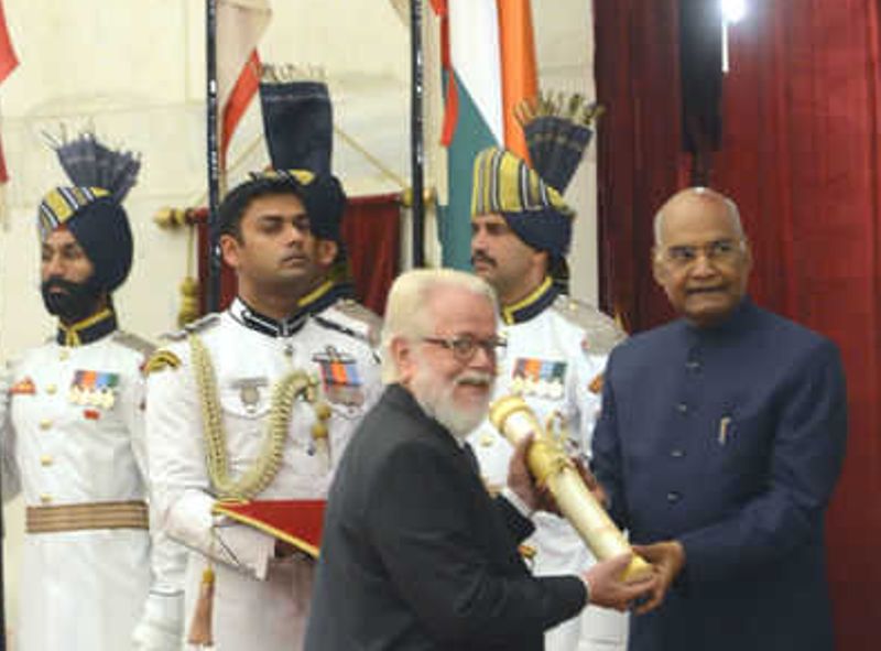 Nambi Narayanan Receiving Padma Bhushan by Ram Nath Kovind-