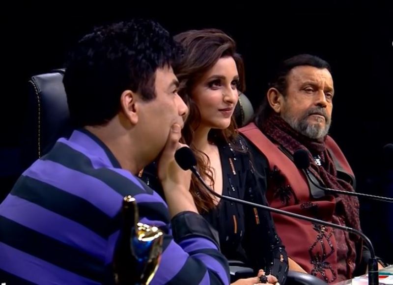 Parineeti Chopra, along with Karan Johar and Mithun Chakraborty, as a judge on the show 'Hunarbaaz Desh Ki Shaan' (2022)