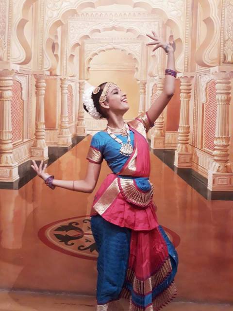 Syna Anand doing classical dance
