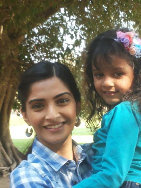Syna Anand with Sonam Kapoor pic