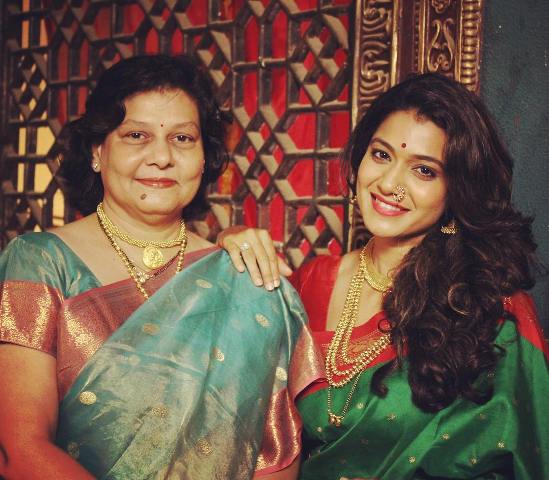 Urmila Kanetkar with her mother-in-law