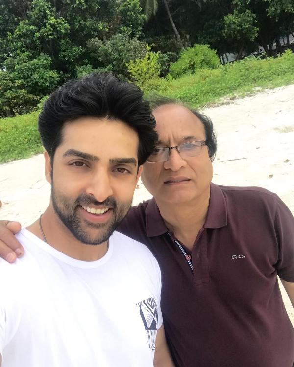 Adhvik Mahajan with his father
