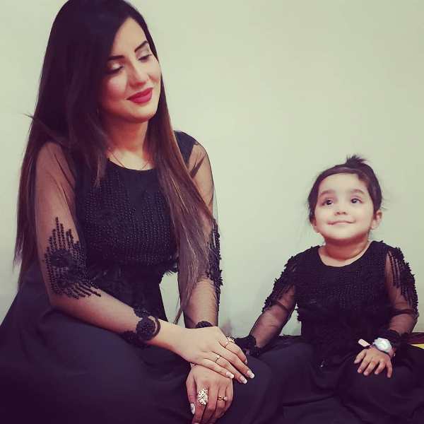 Kiran Naz with her daughter