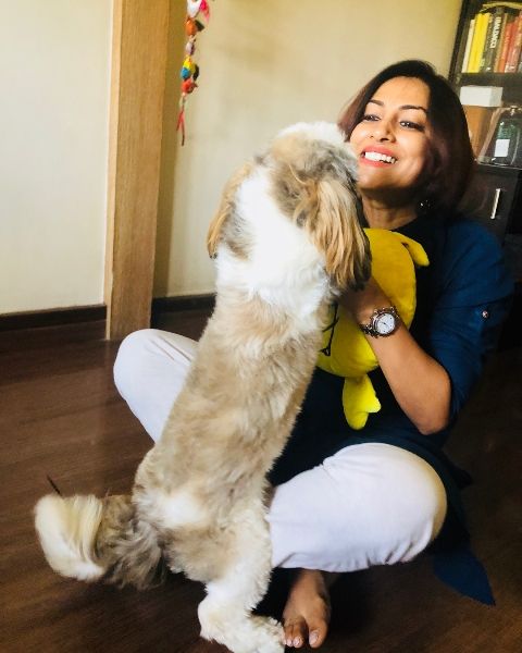 Kranti Redkar loves dogs