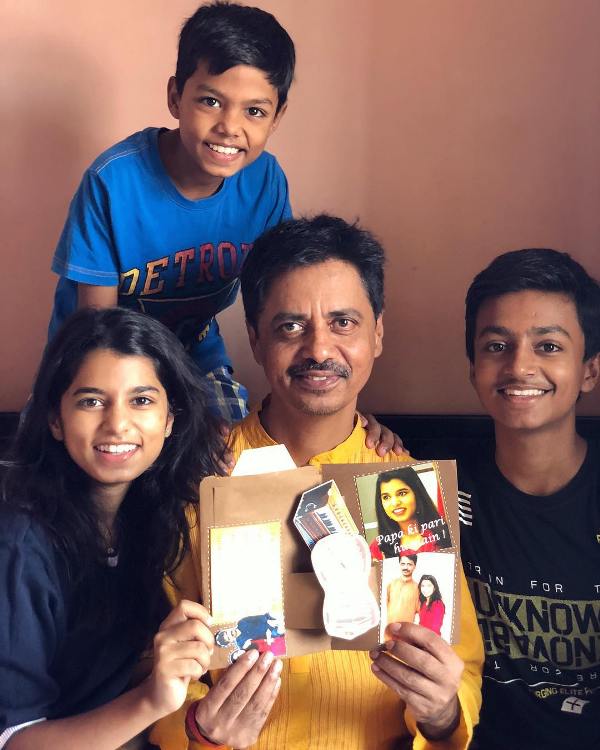 Maithili Thakur with her father and brothers