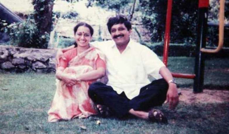 Manohar Parrikar With His Wife Medha