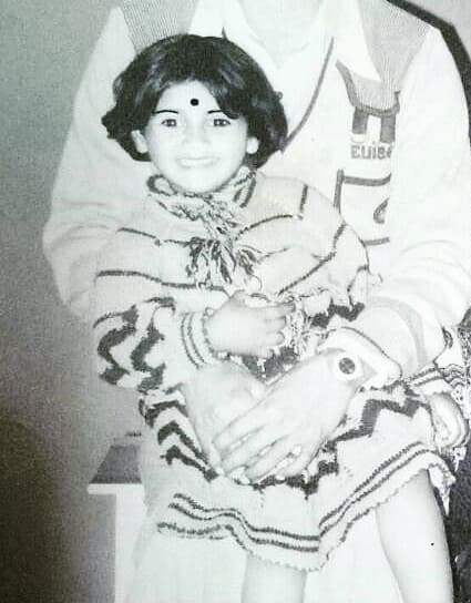 Rati Pandey childhood picture