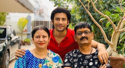 Aashay Mishra With His Parents