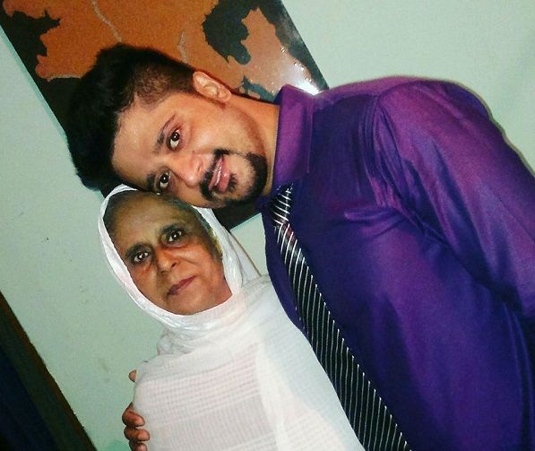 Gazi Abdun Noor with his mother