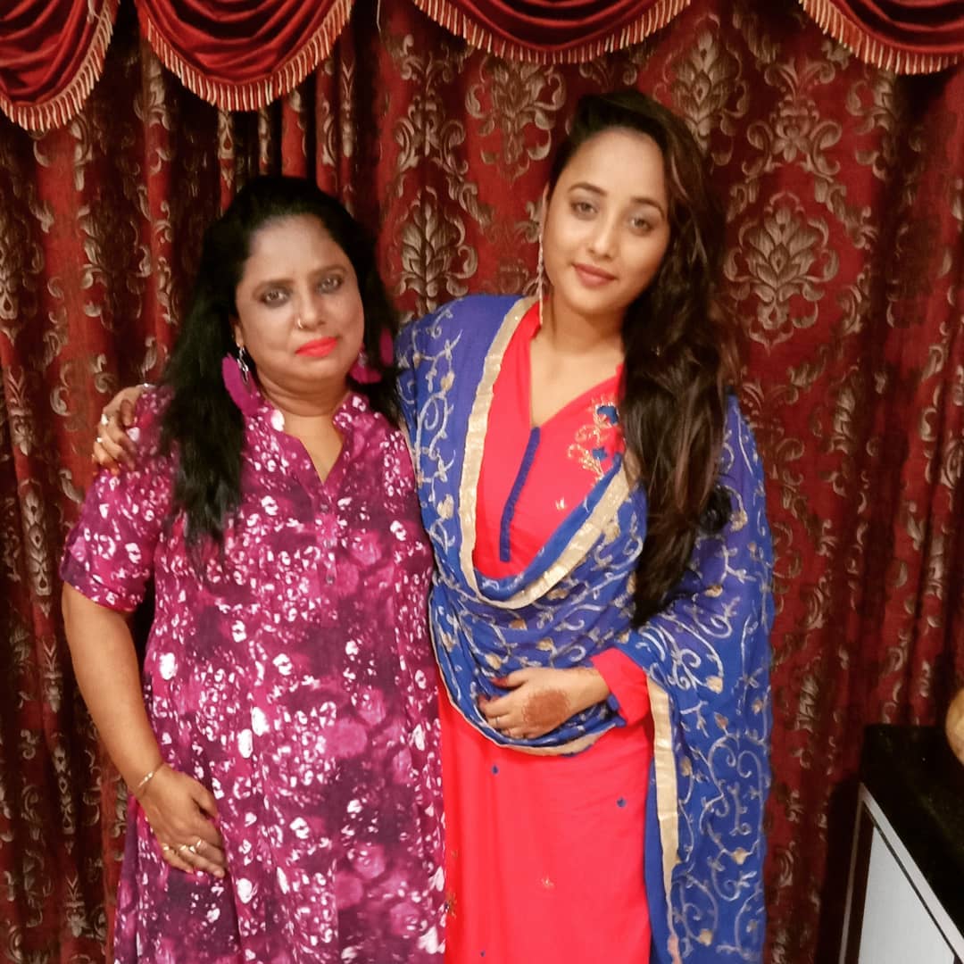 Rani Chatterjee With Her Mother Gulzaar Sheikh