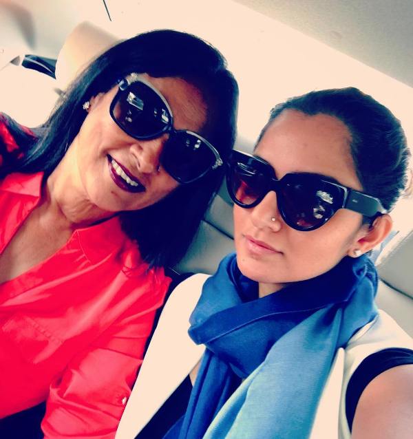 Sania Mirza with her mother