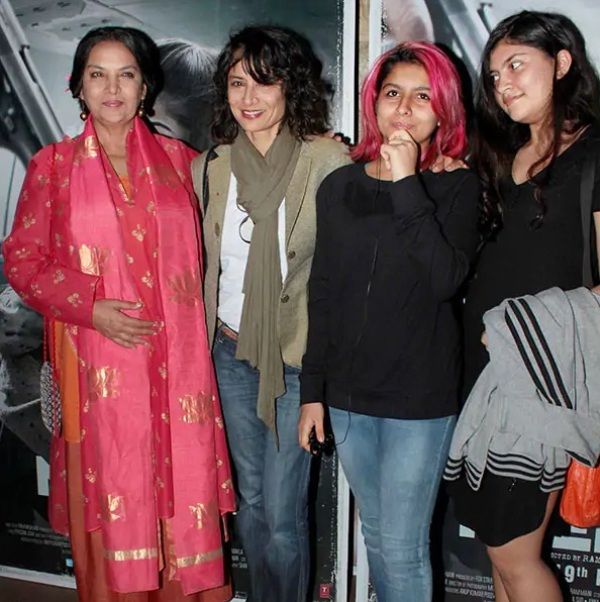 Shabana Azmi With Farhan Akhtar's Ex-Wife And Her Step-Grandaughters Shakiya And Akira