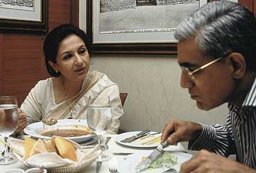 Sharmila Tagore having food