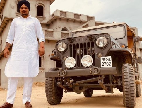 Sidhu Moosewala with his Jeep