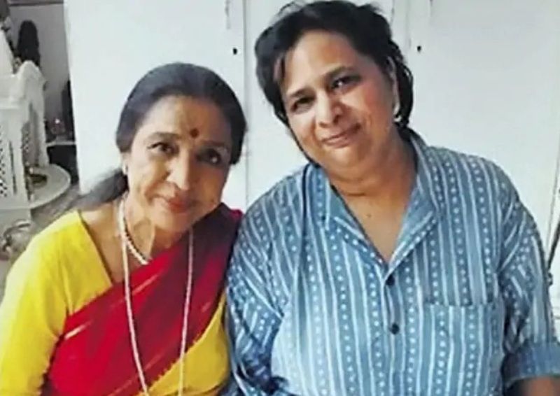 Asha Bhosle With Her Daughter, Varsha Bhosle