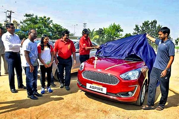 Dutee Chand Being Presented The Ford Aspire (2018-Model)