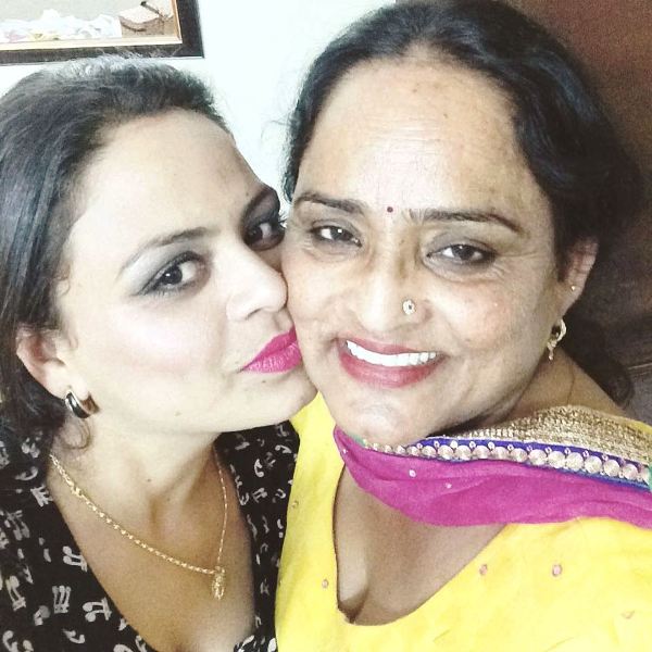 Gurlej Akhtar With Her Mother Rani Akhtar
