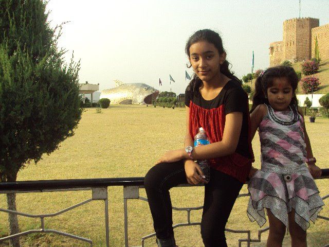 Hansika Shukla with her sister Vaibhavi Shukla