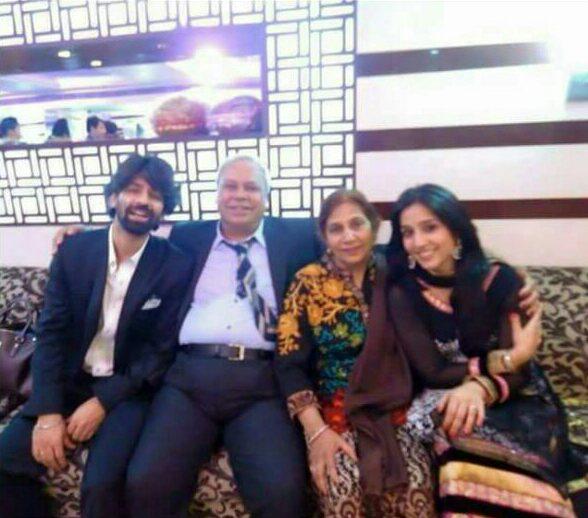 Pashmeen Manchanda with her husband and in laws
