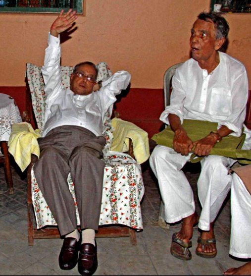 Pranab Mukherjee With His Elder Brother Pijush Mukherjee