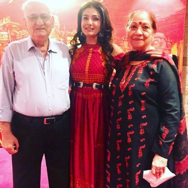 Raveena Tandon With Her Parents