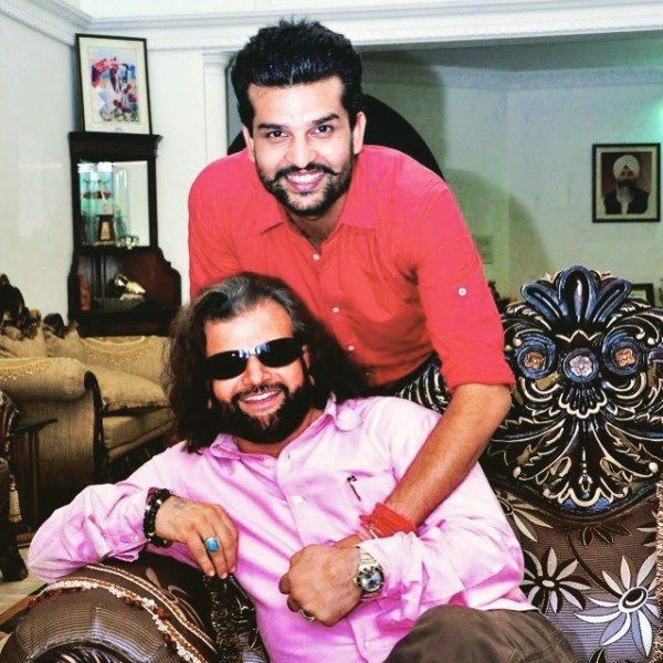 Yuvraj Hans with his father