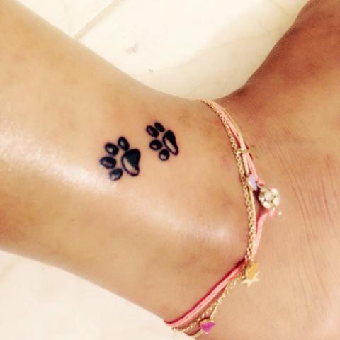 Abhirami Venkatachalam tattoos on Leg