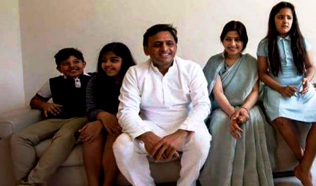Akhilesh Yadav With His Wife Dimple Yadav & Their Children