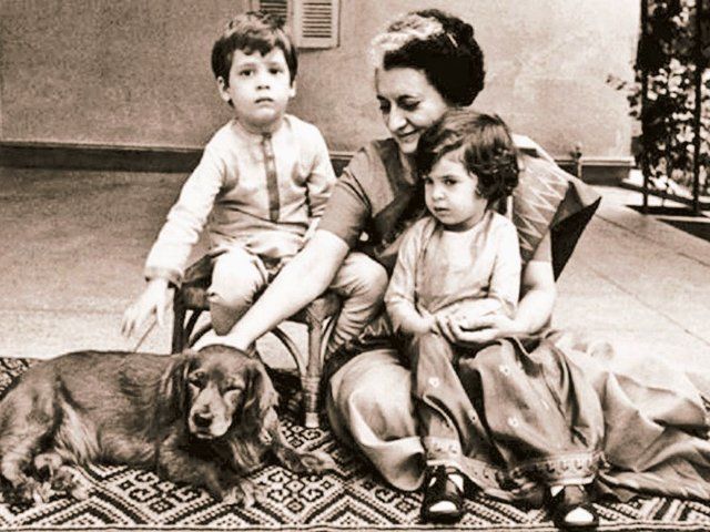 Indira Gandhi with her grandchildren, Rahul and Priyanka Gandhi