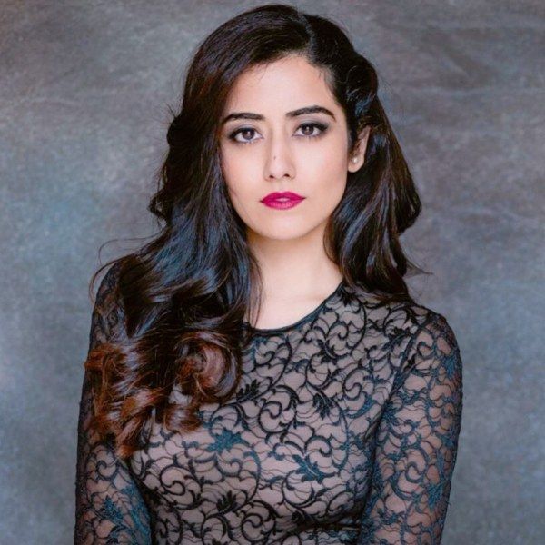 Jonita Gandhi Wiki, Age, Boyfriend, Family, Biography & More - WikiBio