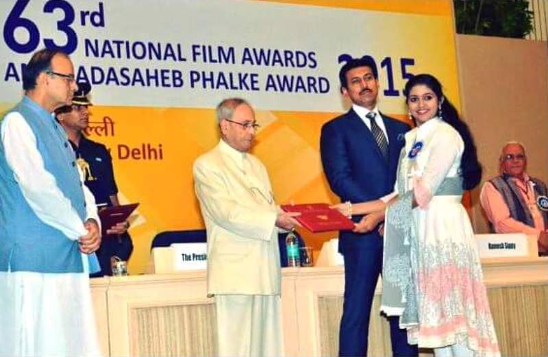 Rinku Rajguru Receiving Her National Award