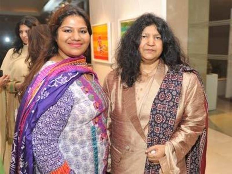 Abida Rasheed Daughter Abida Parveen Wiki, Age, Husband, Children, Family, Biography & More ...