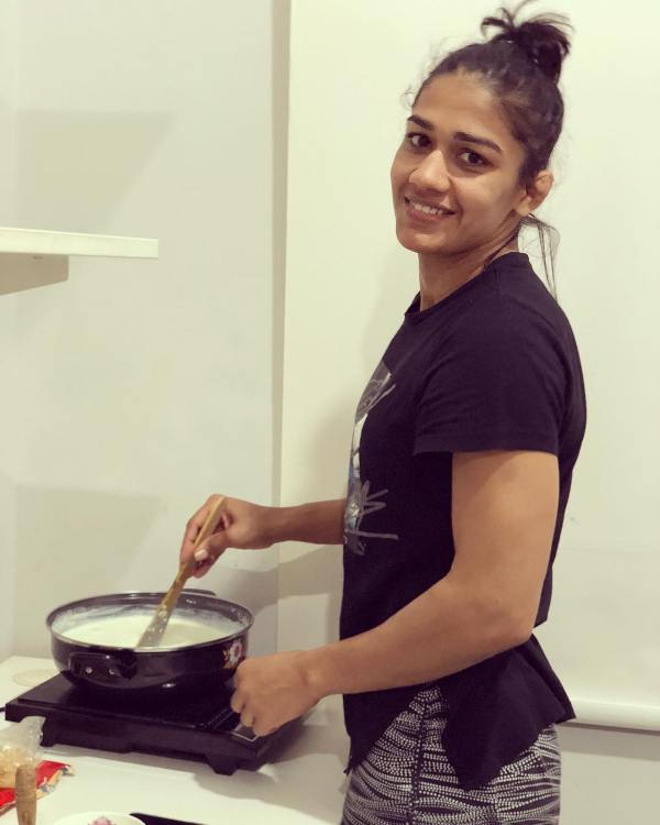 Babita Kumari Phogat cooking food