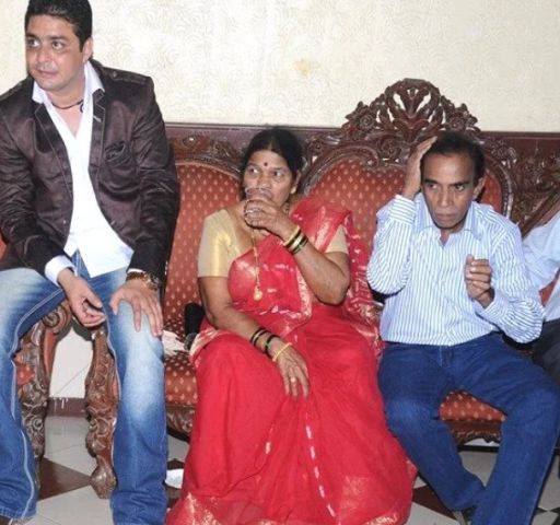 Hindustani Bhau with his parents