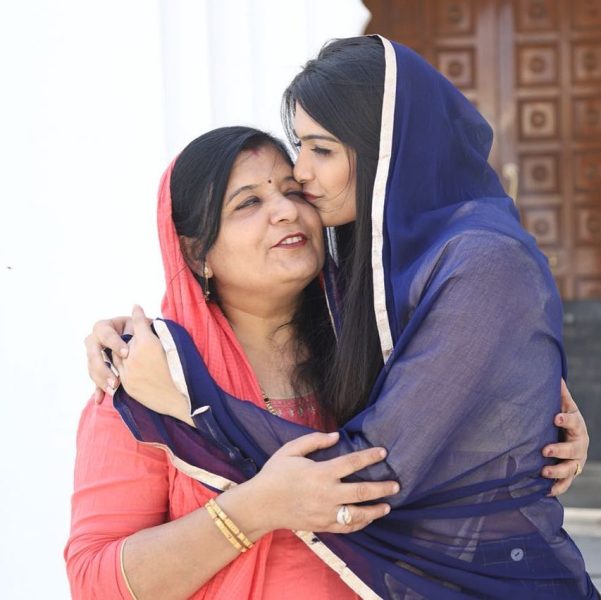 Muskaan Kataria with her mother