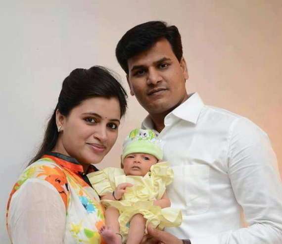 Navneet Kaur Rana with her husband and kid