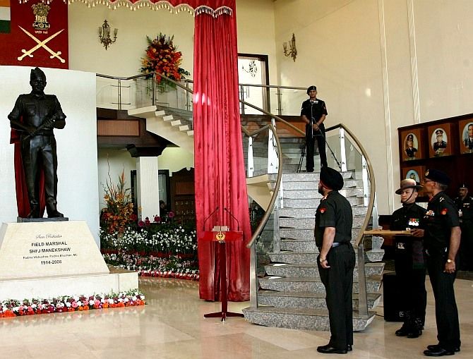 Sam Manekshaw's Statue Unveiled In Delhi Cantt. By Former Army Chief General Bikram Singh