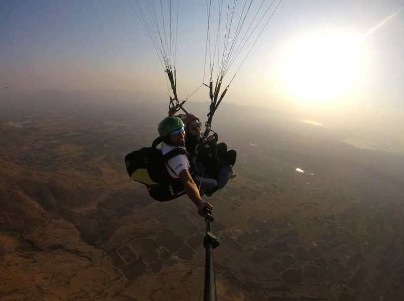 Samiksha Jaiswal doing paragliding