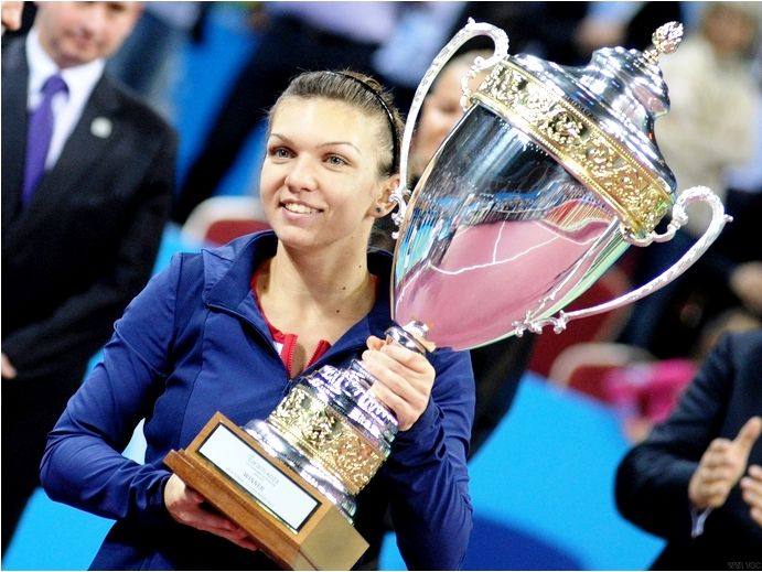 Simona Halep With Her 2013 WTA Tournament Of Champions Trophy