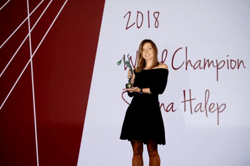 Simona Halep With Her ITF 2018 World Champion Award