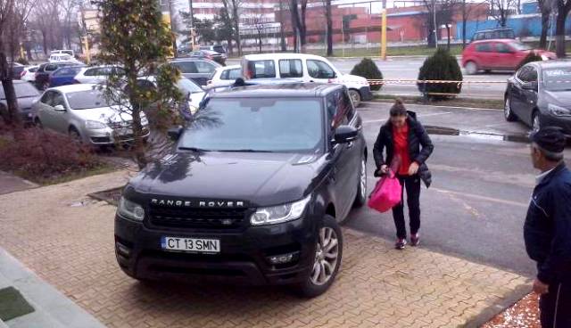 Simona Halep With Her Range Rover