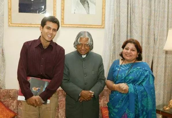 Abhinav Kohli and his mother with A. P. J. Abdul Kalam