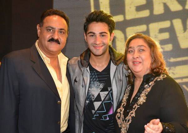 Armaan Jain With His Parents