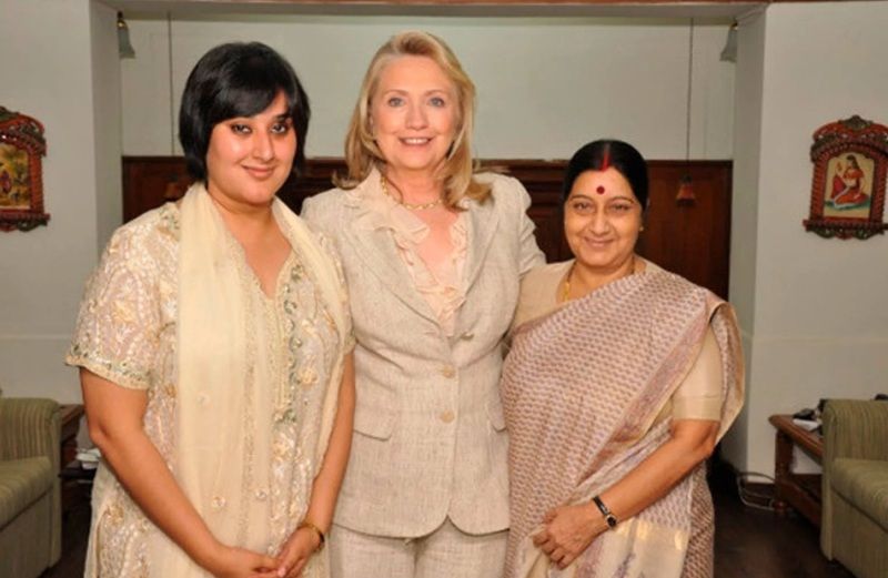 Bansuri Swaraj and her Mother with Hillary Clinton