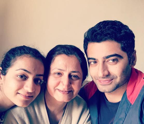 Harshad Arora with his mother and sister