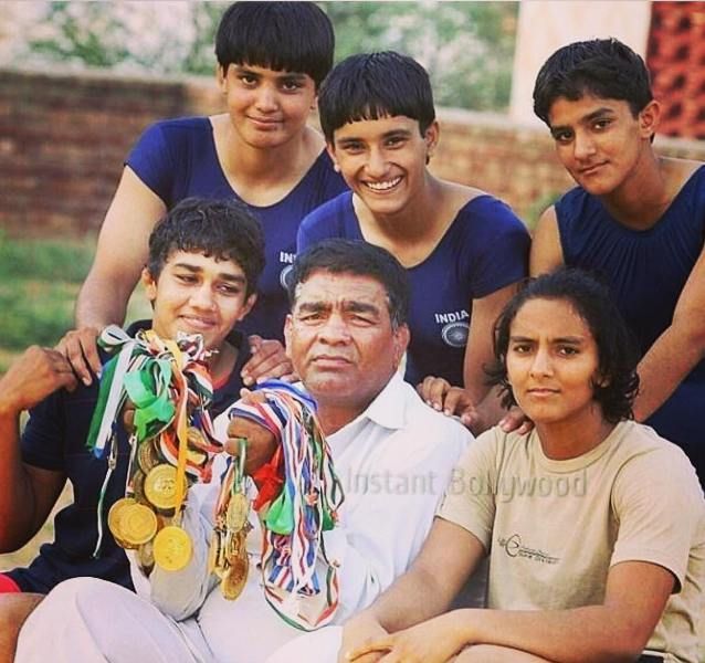 Phogat Sisters with their father