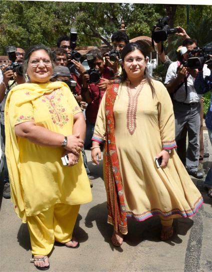 Sangeeta Jaitley with her daughter