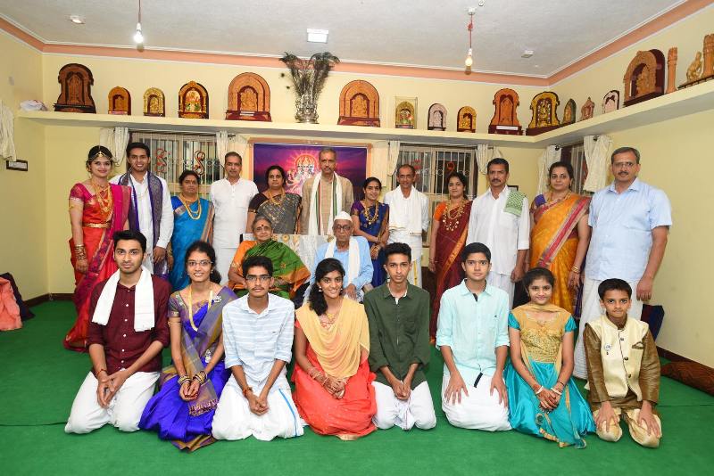 Vishveshwar Hegade Kageri With His Family